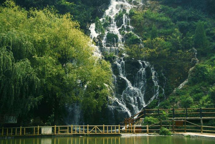 探秘河南大峽谷 一站式生態(tài)旅游新地標(biāo)